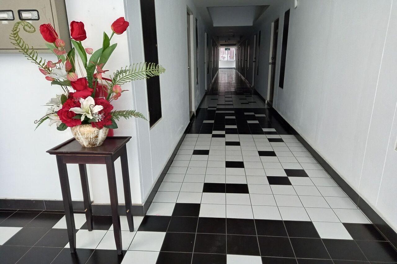 Ruan Plaisoi Apartment Bangkok Exterior foto