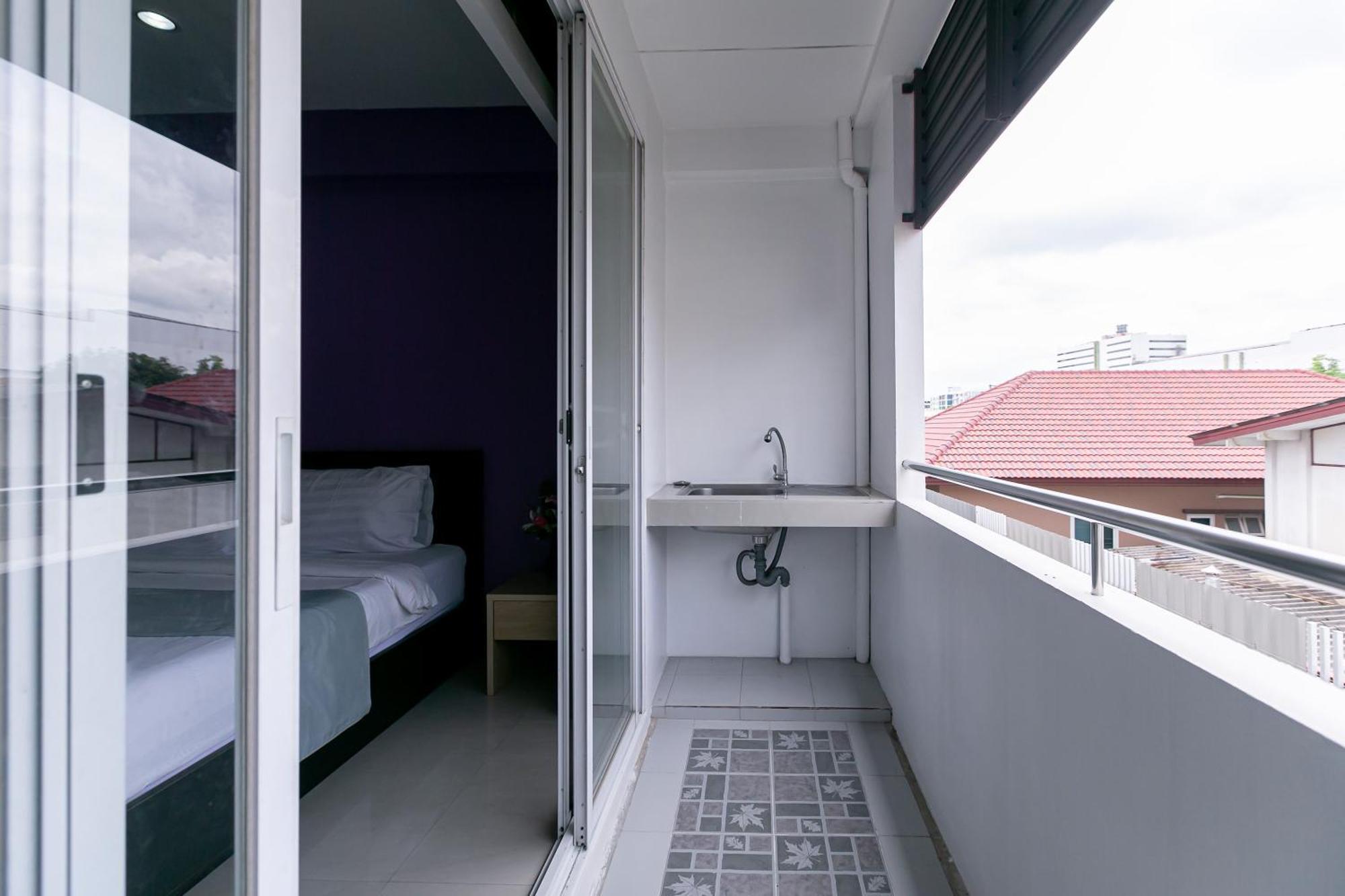 Ruan Plaisoi Apartment Bangkok Exterior foto