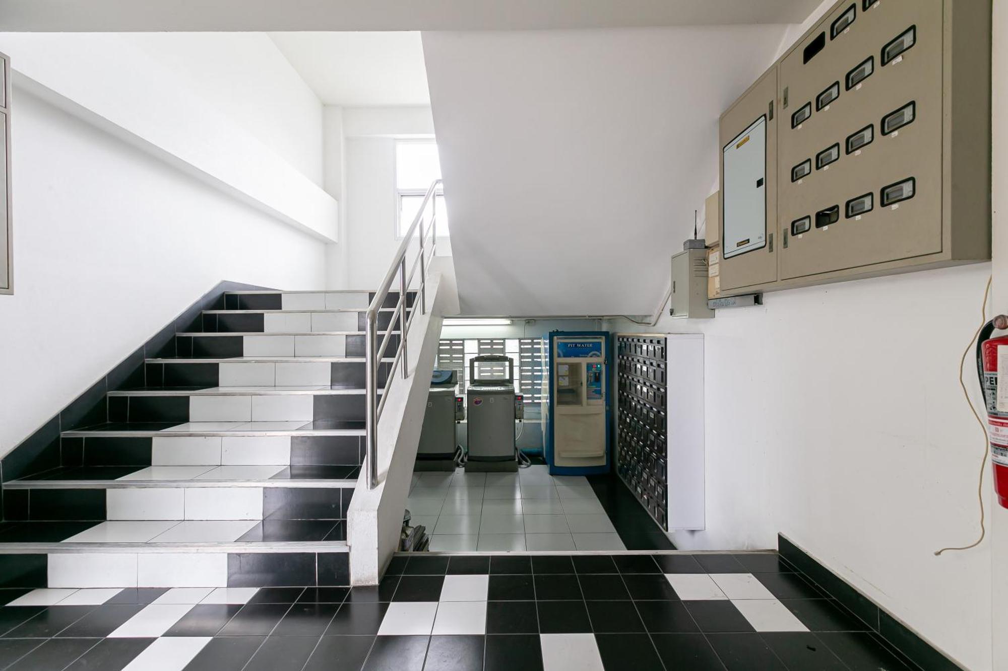 Ruan Plaisoi Apartment Bangkok Exterior foto