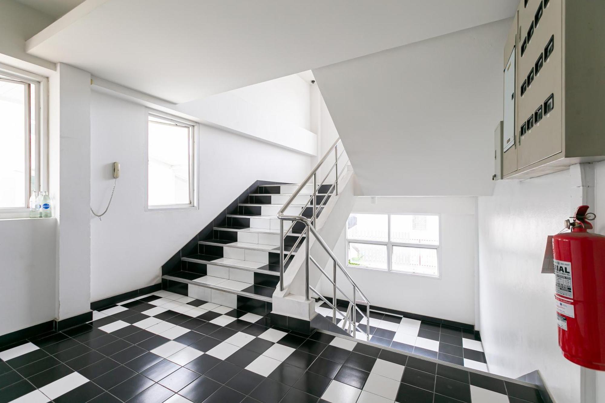 Ruan Plaisoi Apartment Bangkok Exterior foto