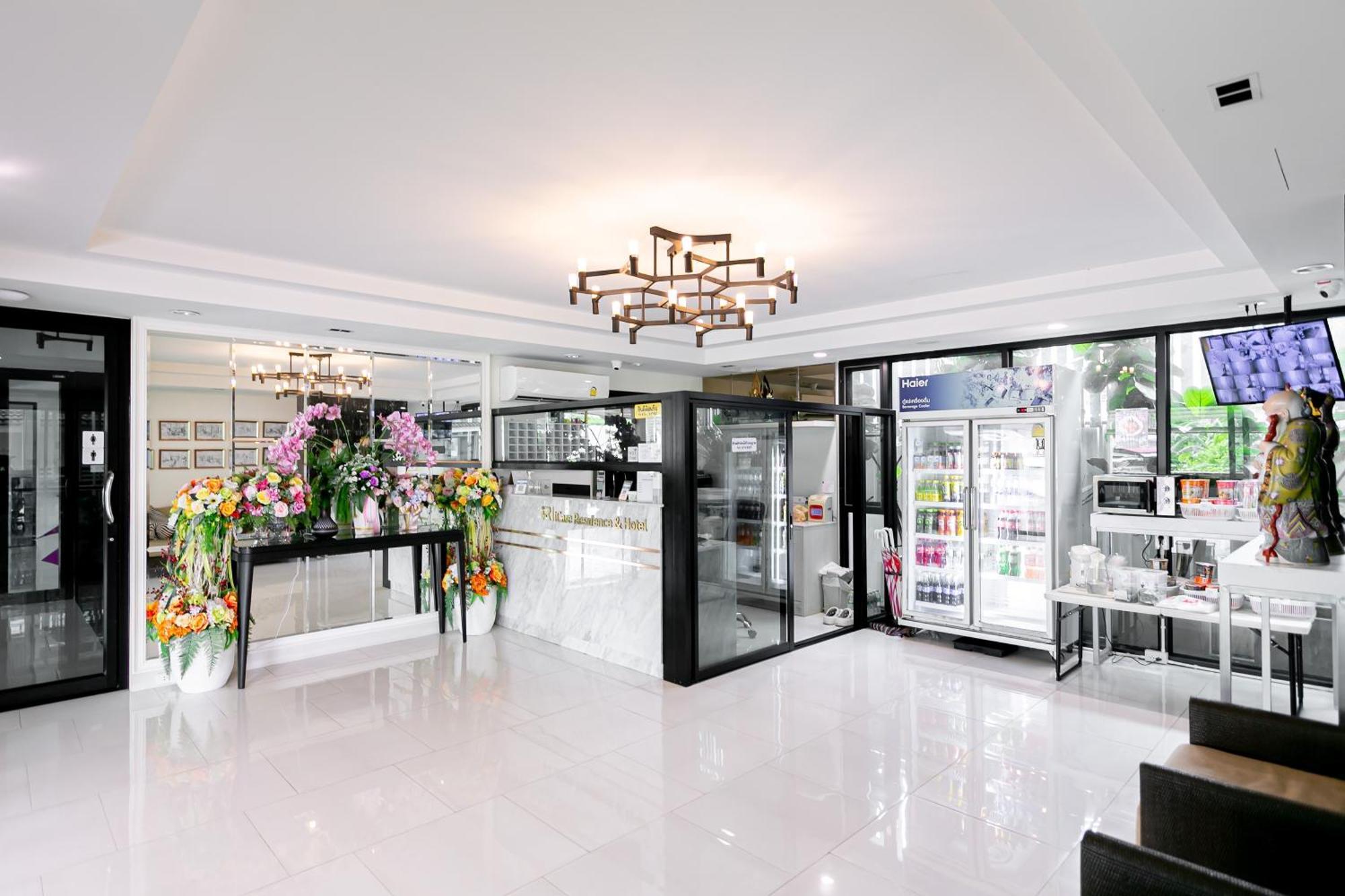 Ruan Plaisoi Apartment Bangkok Exterior foto